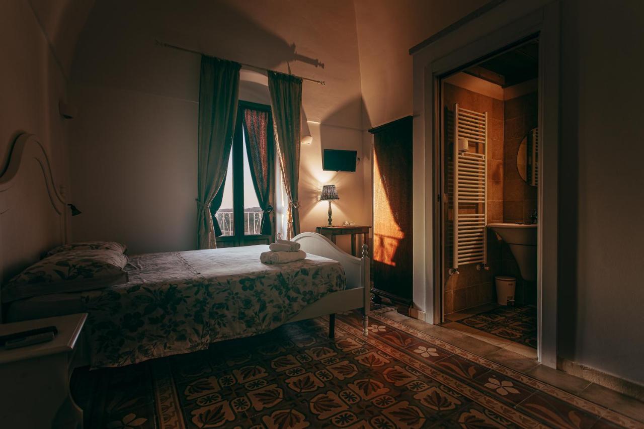 Donna Teresa Bed & Breakfast Мотола Екстериор снимка
